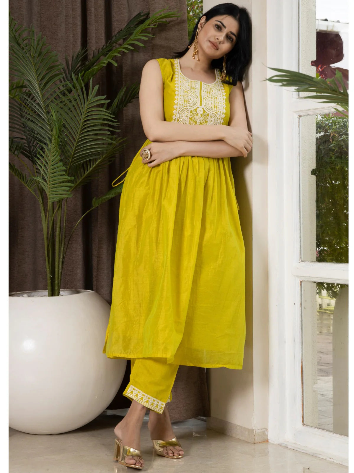 Elegant Chanderi Embroidered Set