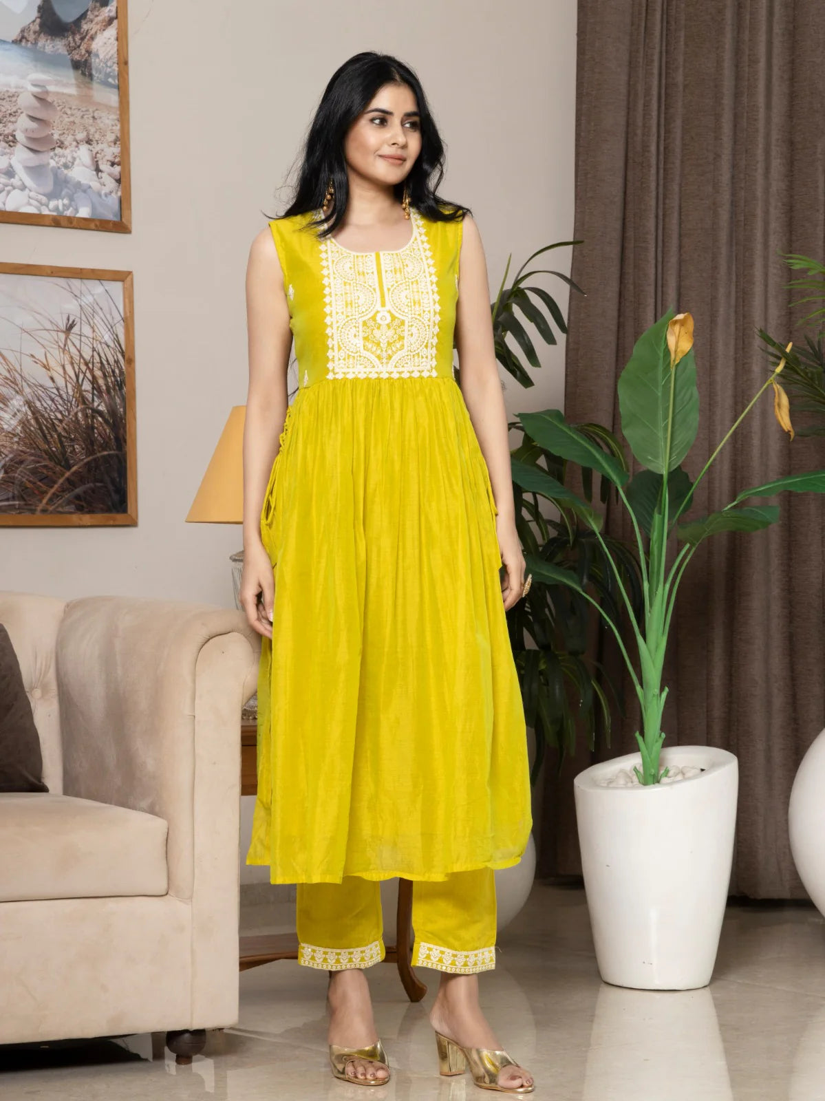 Elegant Chanderi Embroidered Set